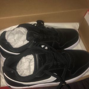 Nike Ebbernon low top